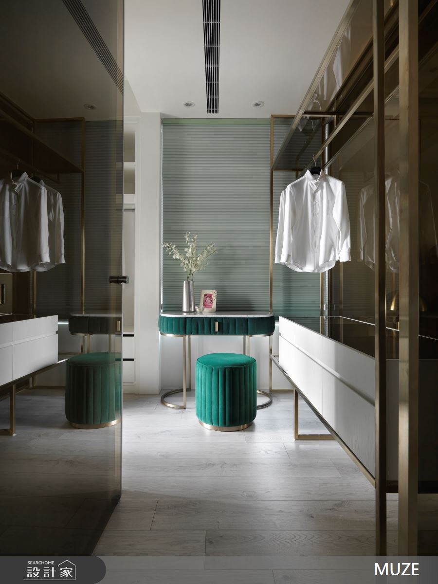 走入45坪北歐宅,偌大的公共區域以輕淺白與粉色相互鋪