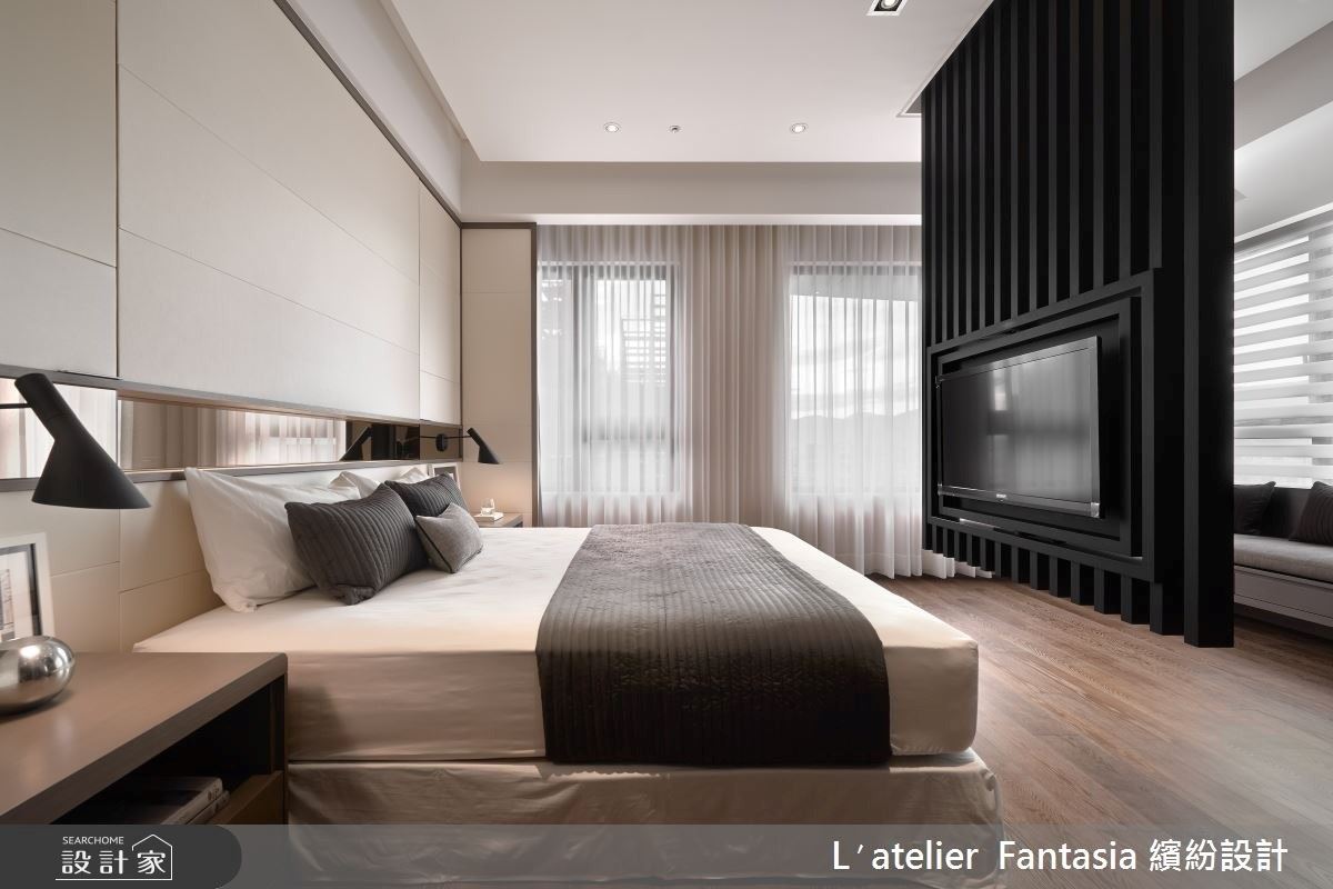 43坪現代風住宅裡，挑選天然石材、鏡面與金屬，透過俐