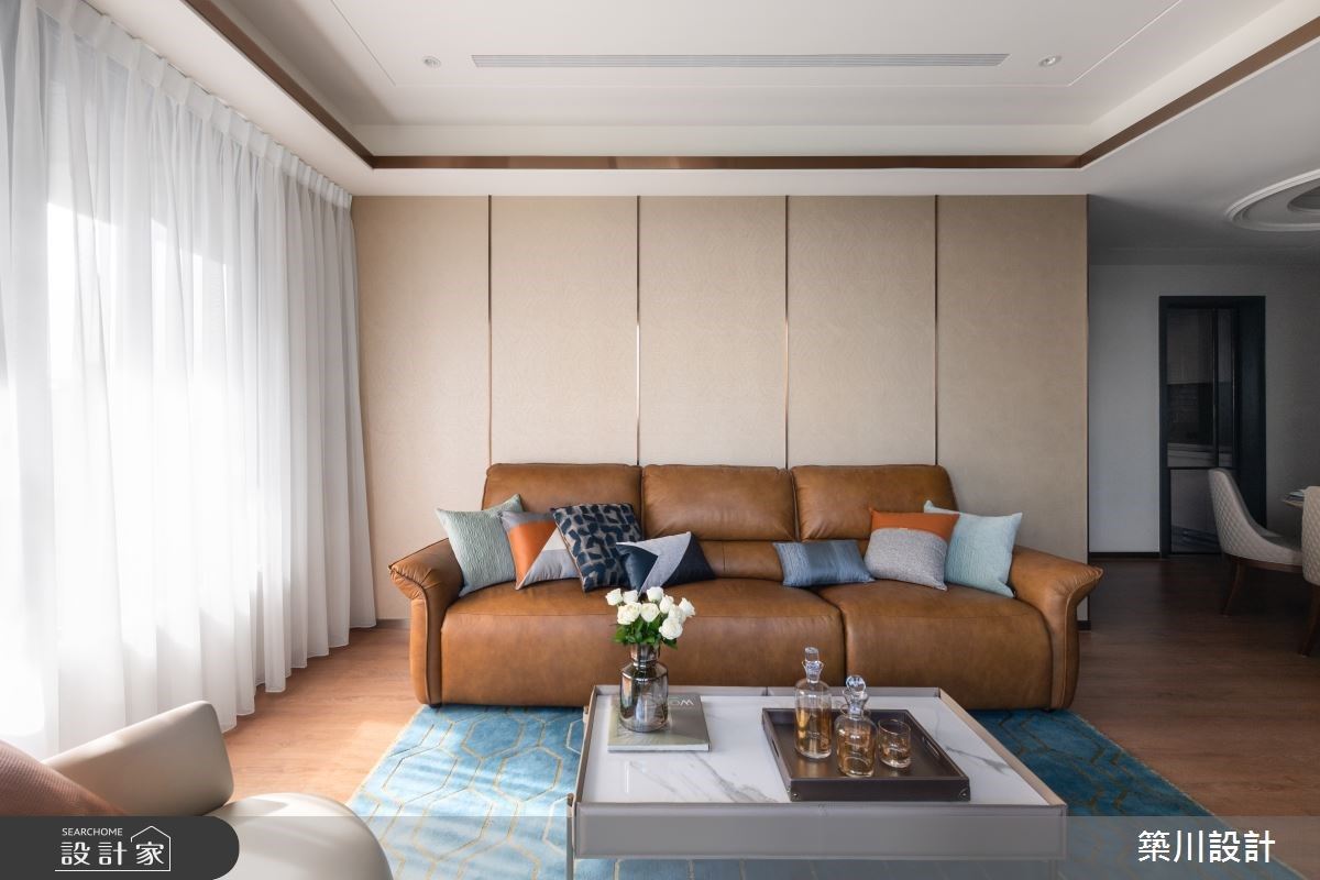 32坪新古典宅裡，創造3房2廳的格局，透過大面窗將戶外