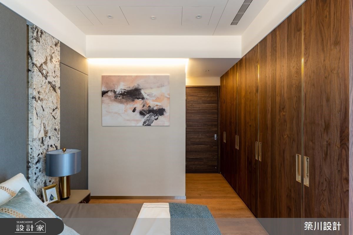 32坪新古典宅裡，創造3房2廳的格局，透過大面窗將戶外