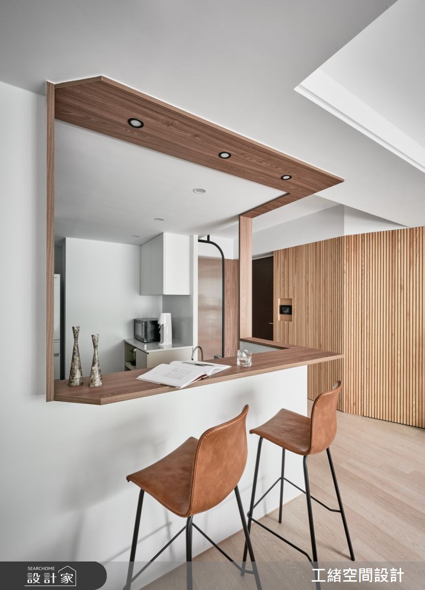 26坪現代風屋主任職科技產業,平時上班壓力大,希望回