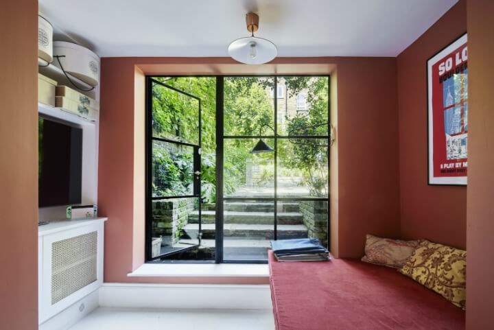 綠樹成蔭的美麗別墅位於巴恩斯伯里保護區 (Barnsbury 