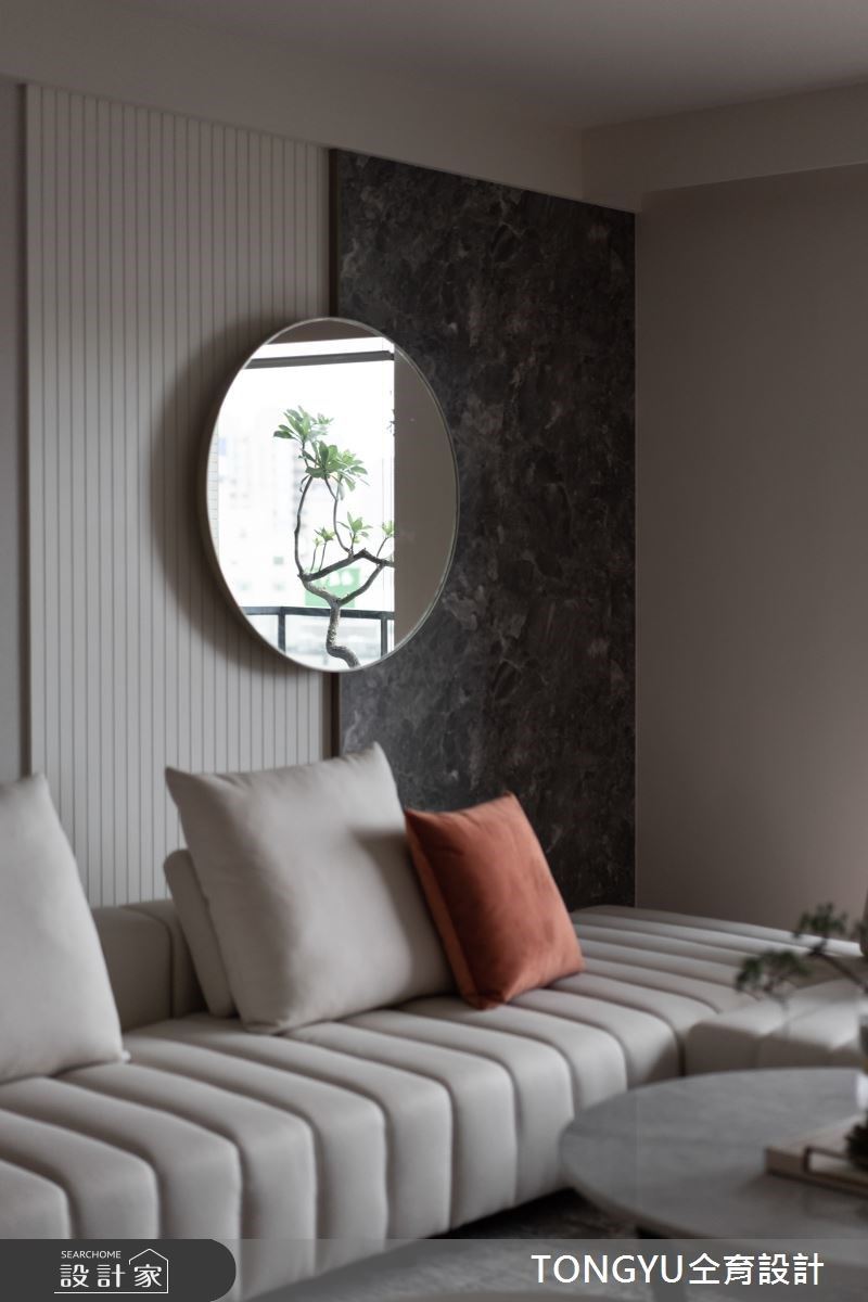 在光速前行的世界裡,城市是恆定又不斷變化的,時間讓