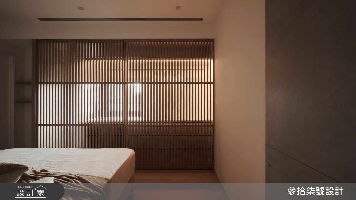 漫步於 27 坪的人文禪風居所，淺灰色調瀰漫著柔和寧靜