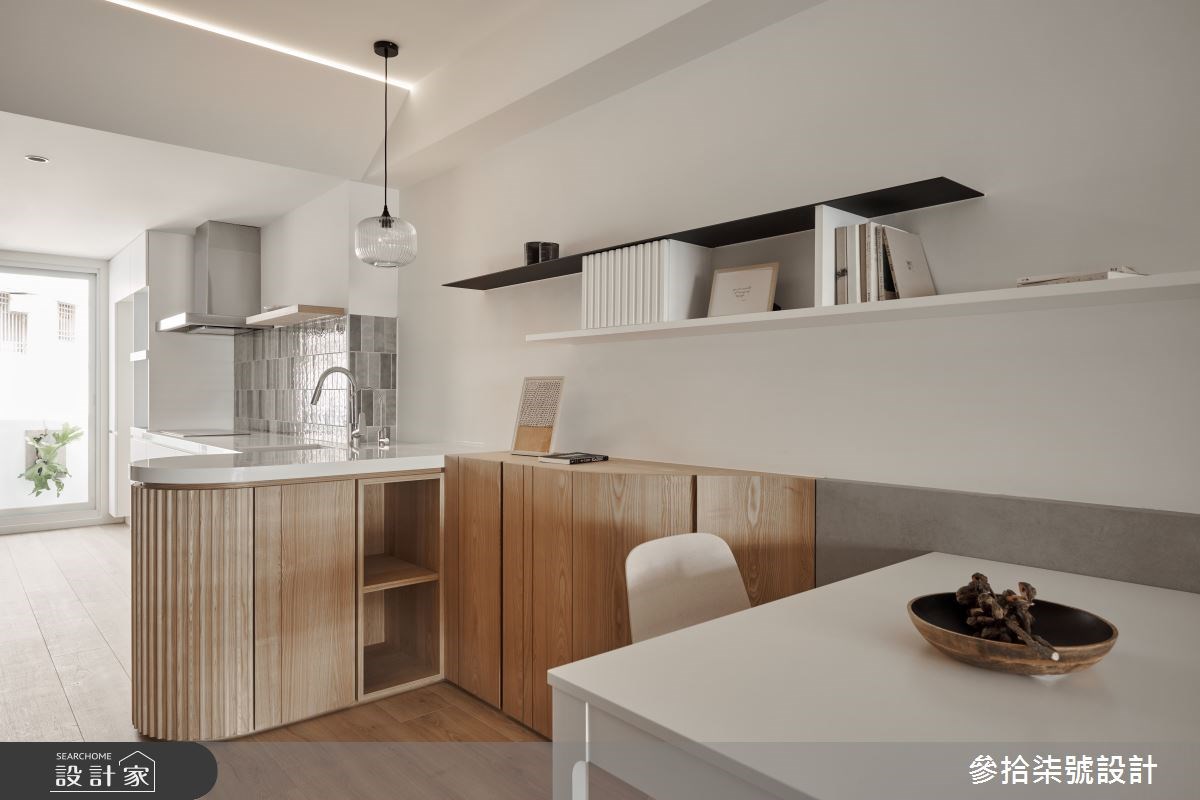 屋齡逾 30 年的老屋，設計師挹注清新紓壓的日式風格，