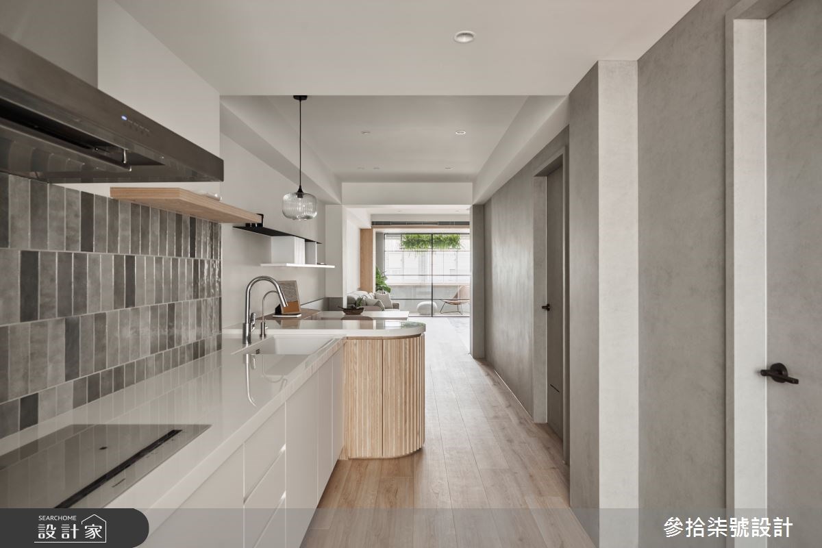 屋齡逾 30 年的老屋，設計師挹注清新紓壓的日式風格，