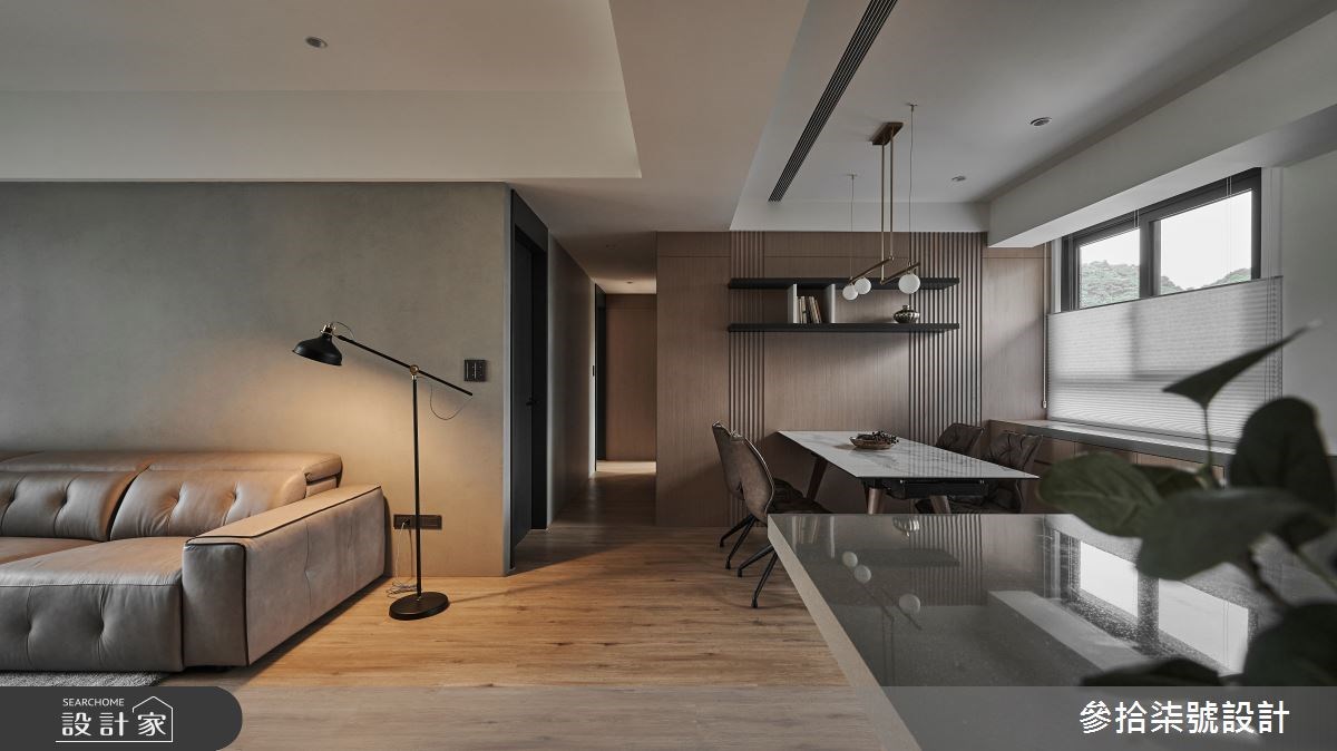 在這處 30 坪的現代風居所，設計師挹注豐富的生活機能