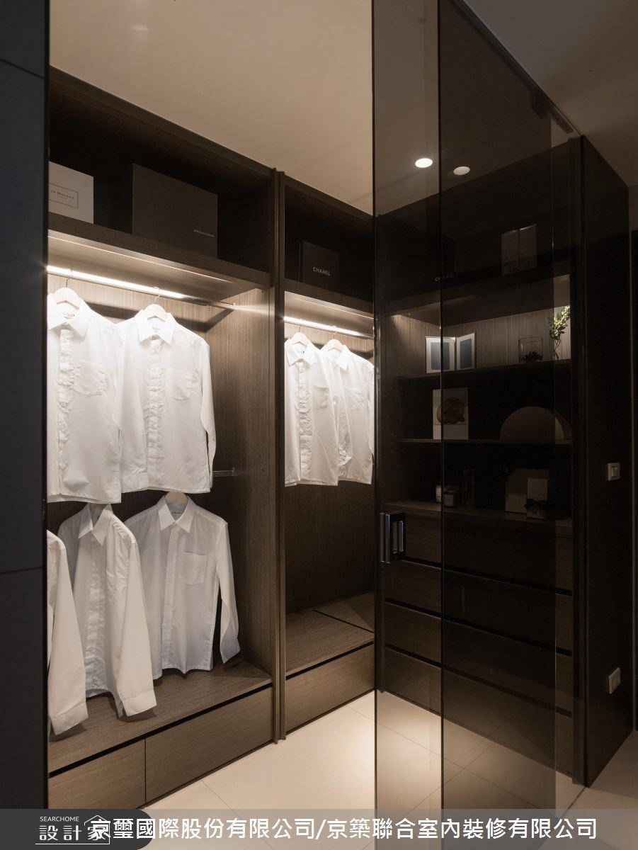 點線面構成的空間裡，透過線條與比例的精準拿捏豐富立