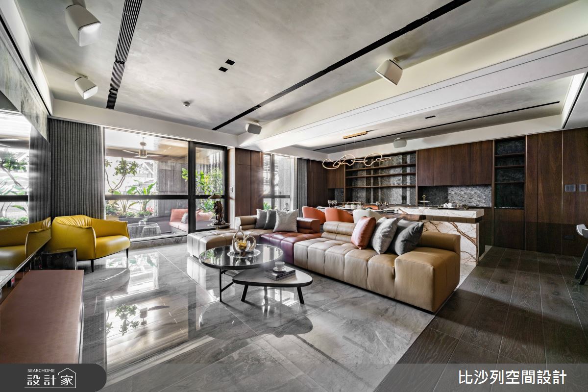 此案為71坪毛胚屋,比沙列空間設計 張靜峰總監 先是將