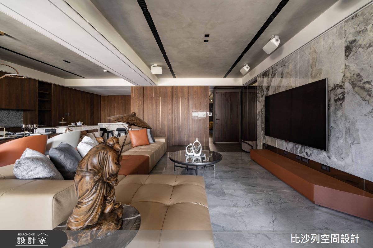 此案為71坪毛胚屋,比沙列空間設計 張靜峰總監 先是將