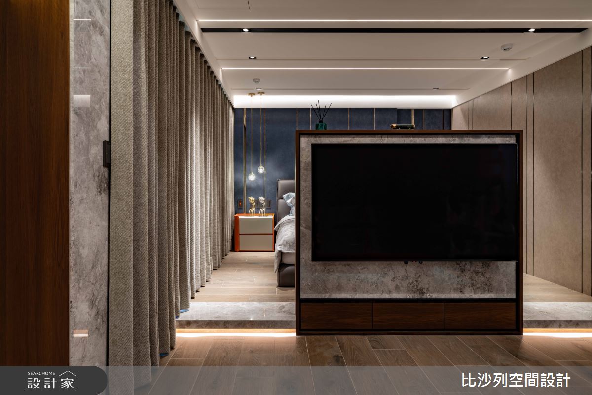 此案為71坪毛胚屋,比沙列空間設計 張靜峰總監 先是將