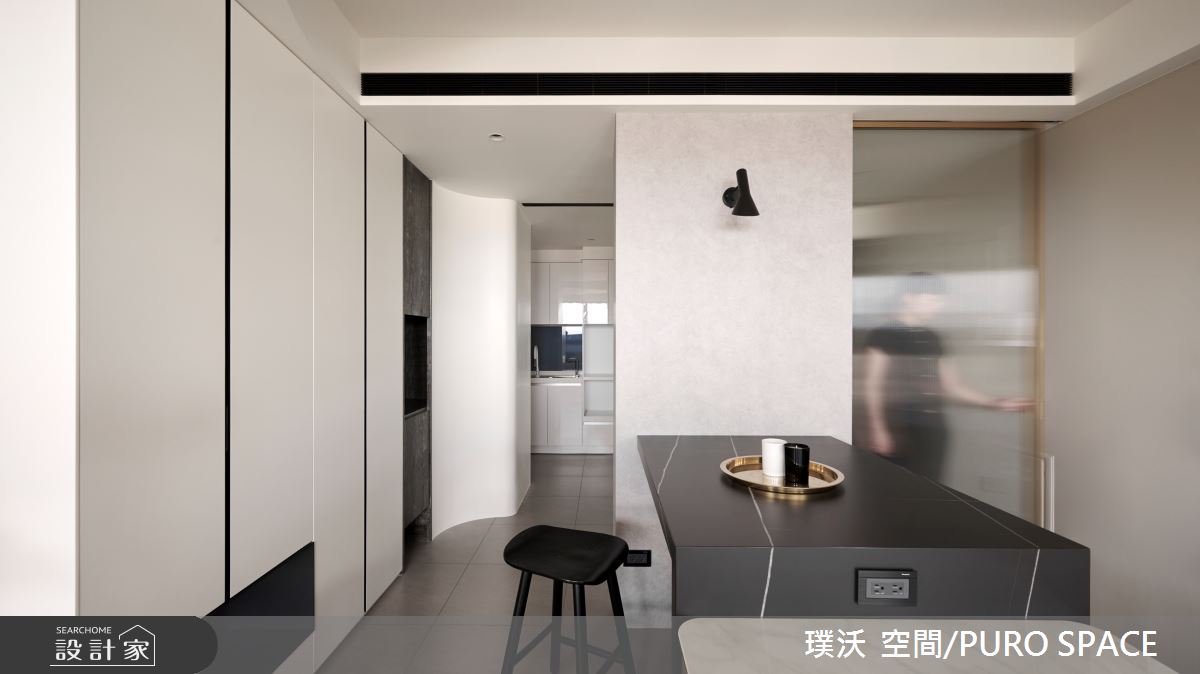 25坪現代風新成屋，採光條件良好，但原有建商空間規劃