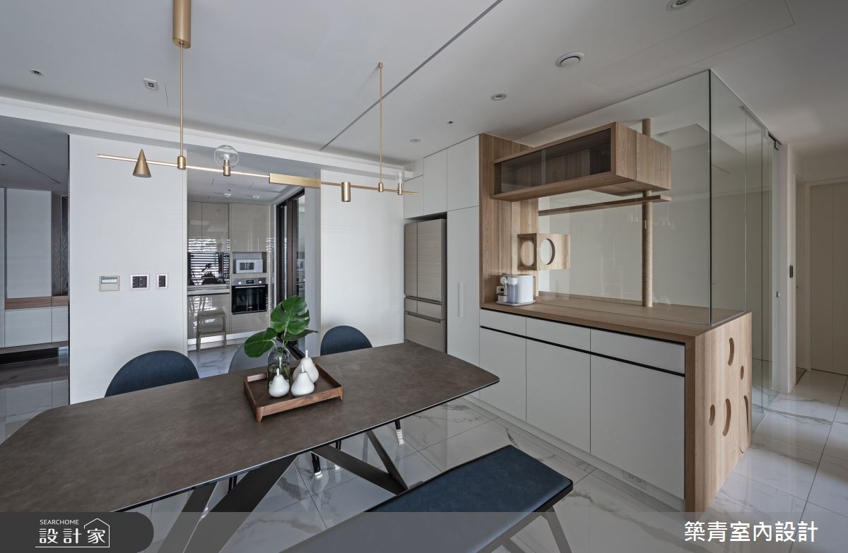 48坪的預售屋具備4房2廳,居住成員為4人與2隻可愛的貓