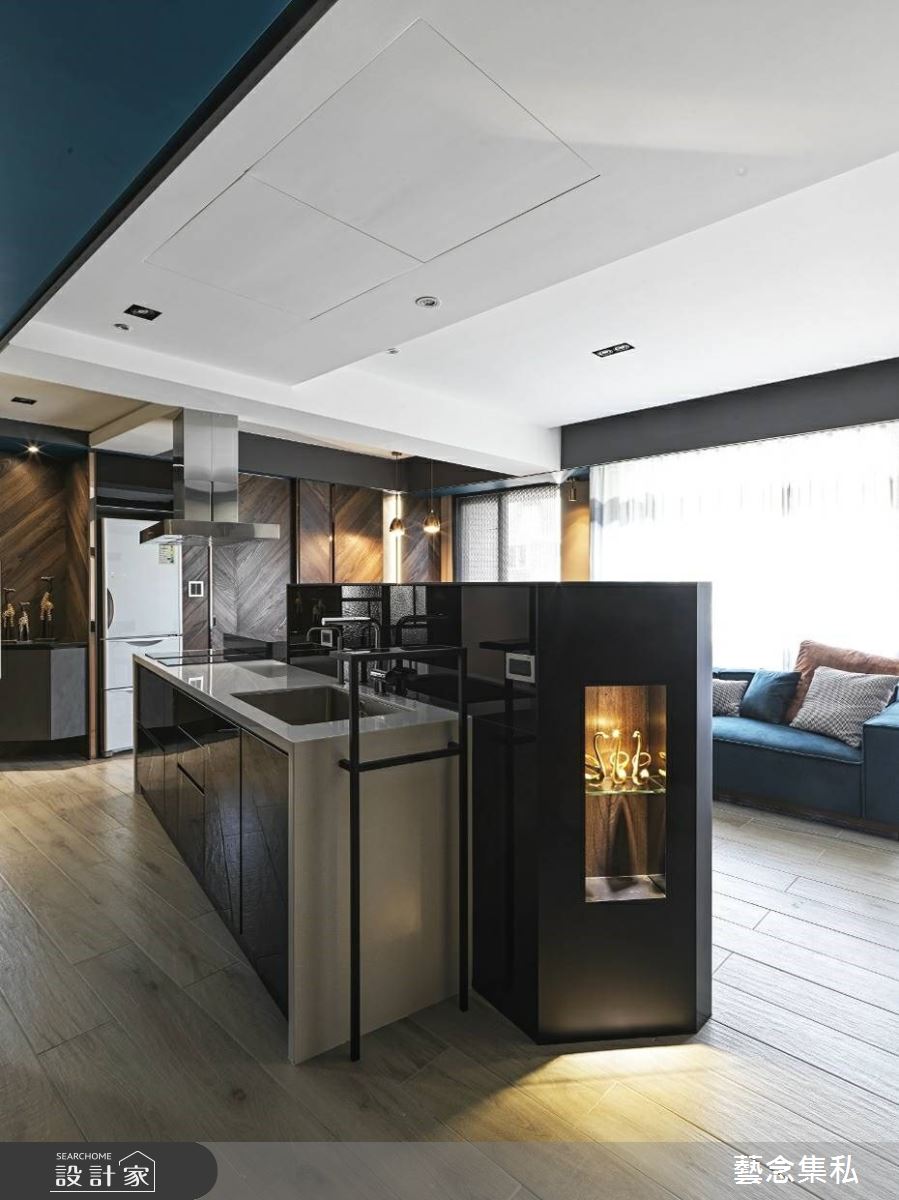 20坪老屋，因屋主常旅居國外年久失修，出現管線老舊、