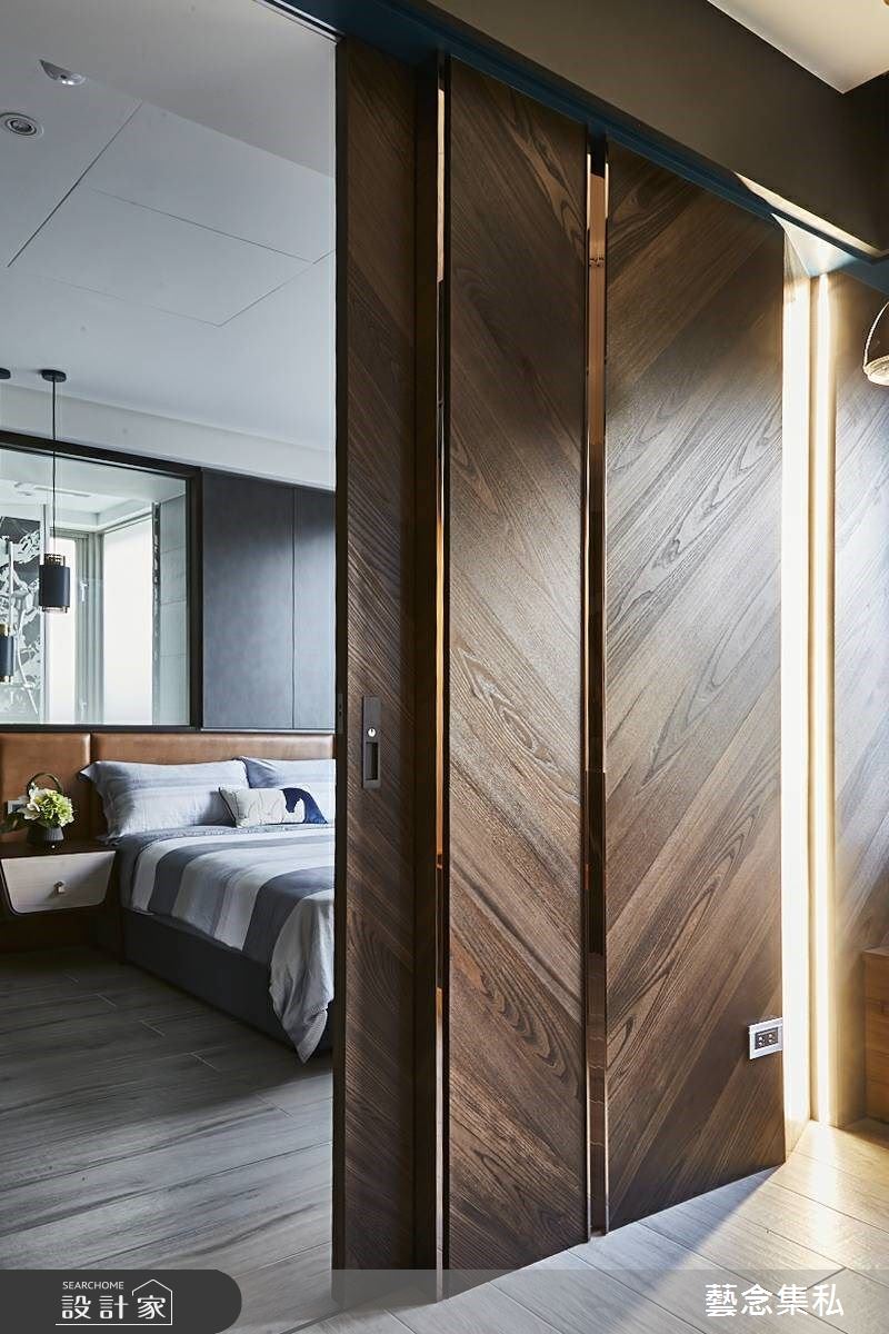 20坪老屋，因屋主常旅居國外年久失修，出現管線老舊、