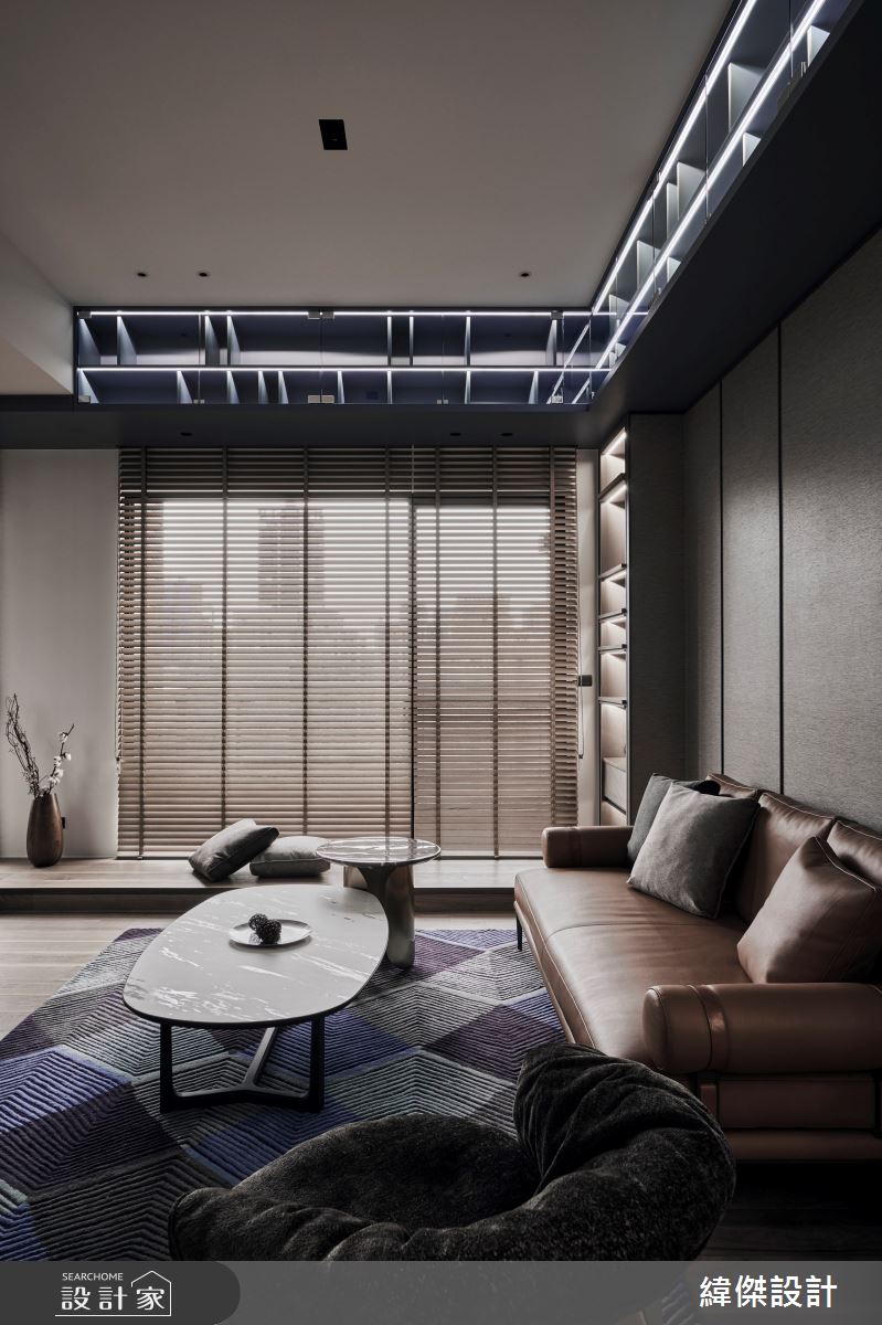 一對夫妻入住21坪新成屋，原始格局的公共區域狹小壓迫