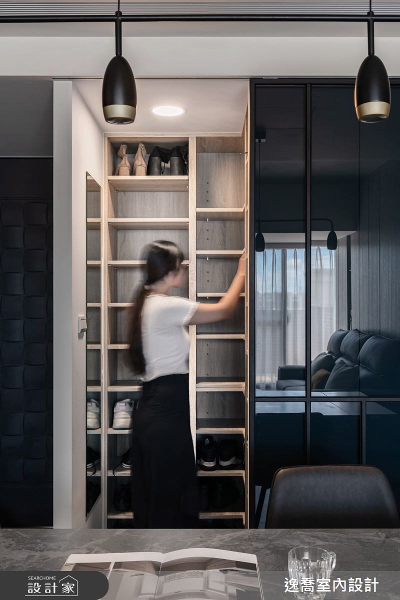 27 坪的現代風複層住宅，因為住著夫妻倆、三名成年子