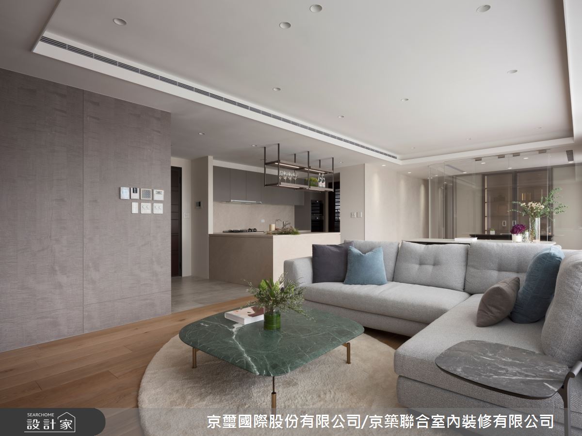 66坪現代簡約宅，有著一望無際的城市窗景，京璽國際股