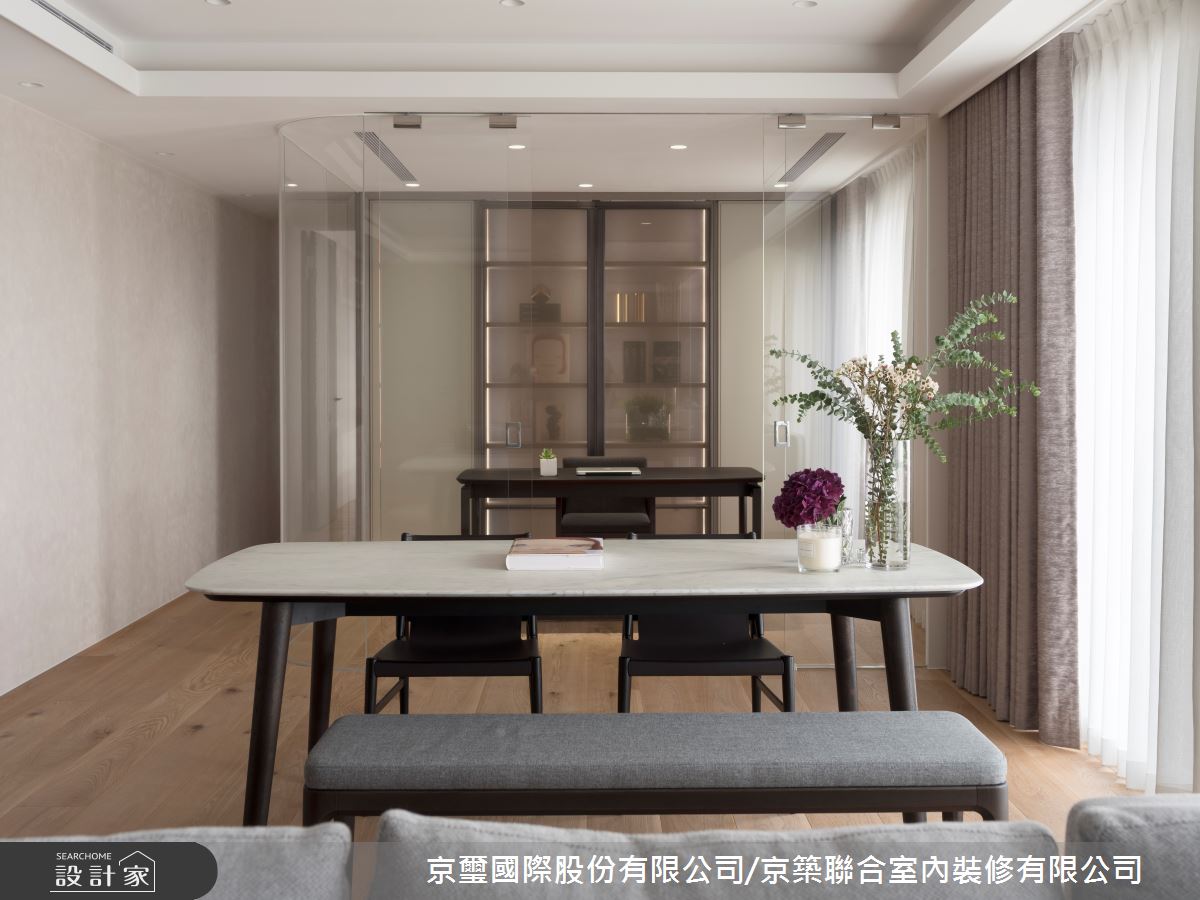 66坪現代簡約宅，有著一望無際的城市窗景，京璽國際股