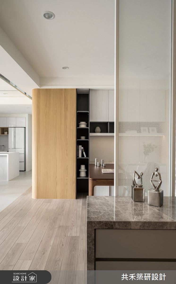 28坪現代風的三房兩廳的小家庭，在預售屋時便請共禾築