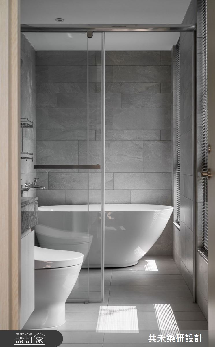 28坪現代風的三房兩廳的小家庭，在預售屋時便請共禾築