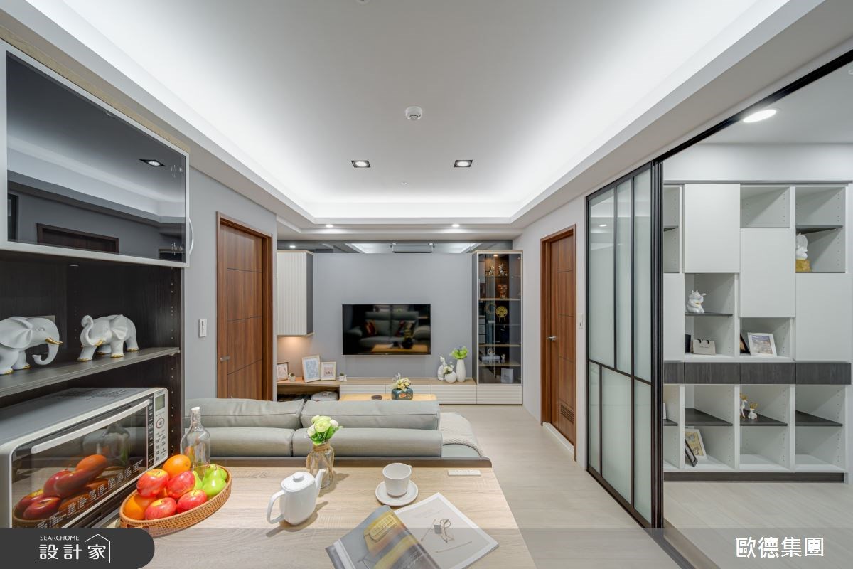 這間16坪單身宅住著一名科技新貴，設計師不受單一格式