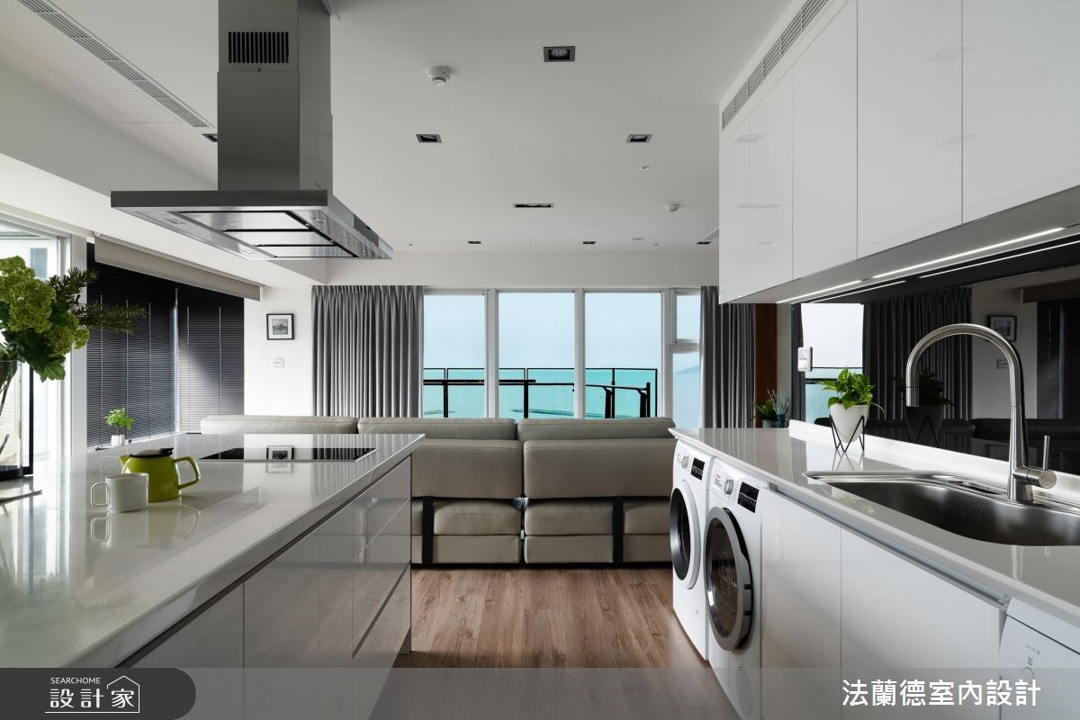 74 坪的現代風豪宅,擁有高樓層的三面景觀,針對屋主