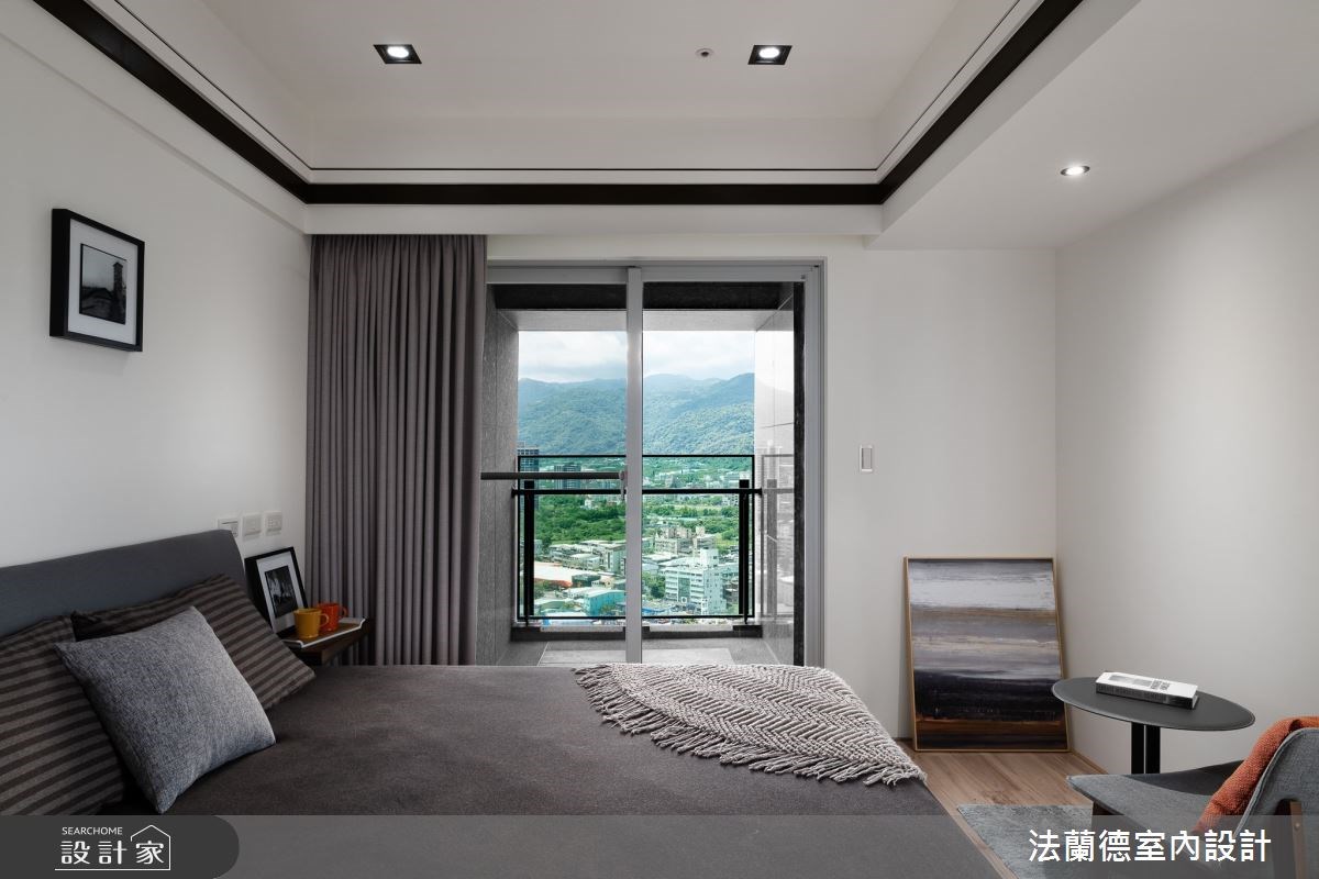 74 坪的現代風豪宅,擁有高樓層的三面景觀,針對屋主