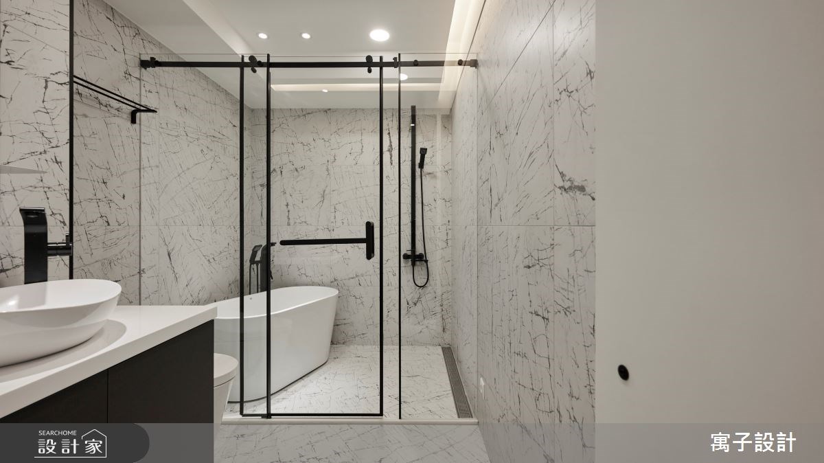 45 坪老屋坐擁舒適的採光和山景,設計師藉由簡潔沉靜