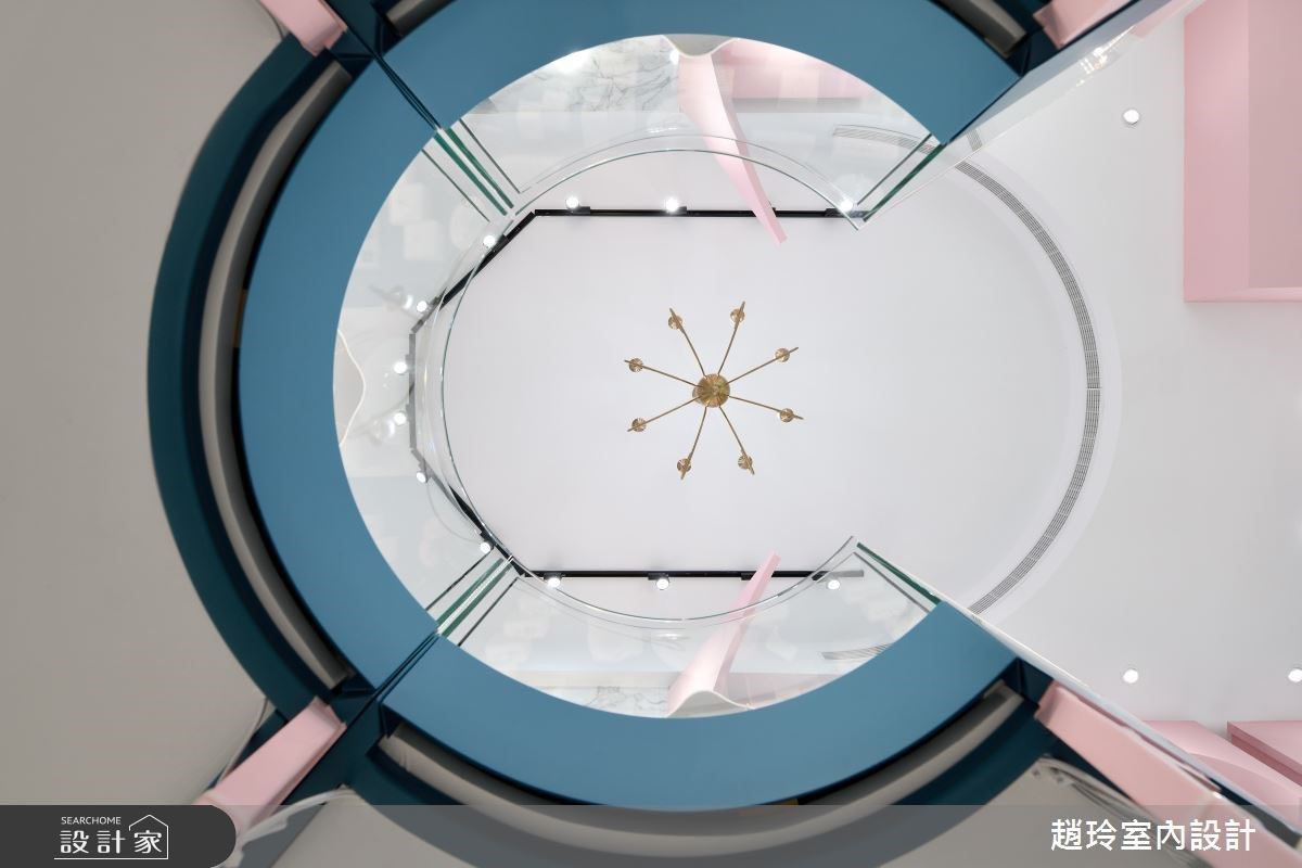 12坪中古屋翻新時髦珠寶店，以新古典風基調作為空間調