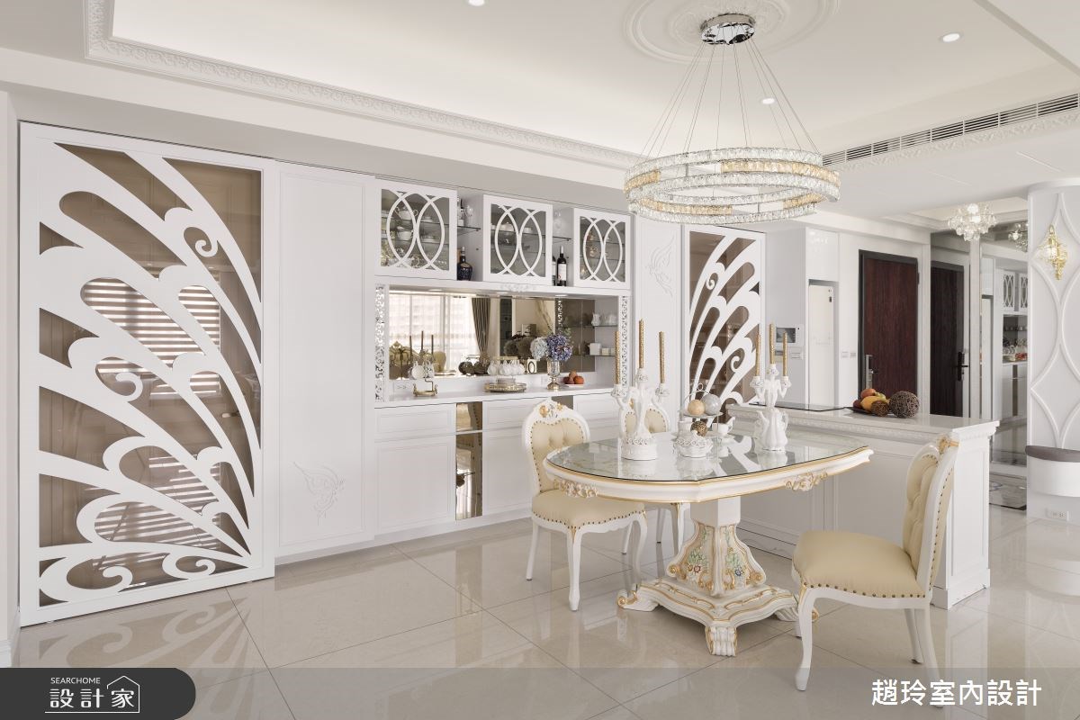 白手起家的屋主夫妻買下這間80坪大宅,卻各自喜歡新古