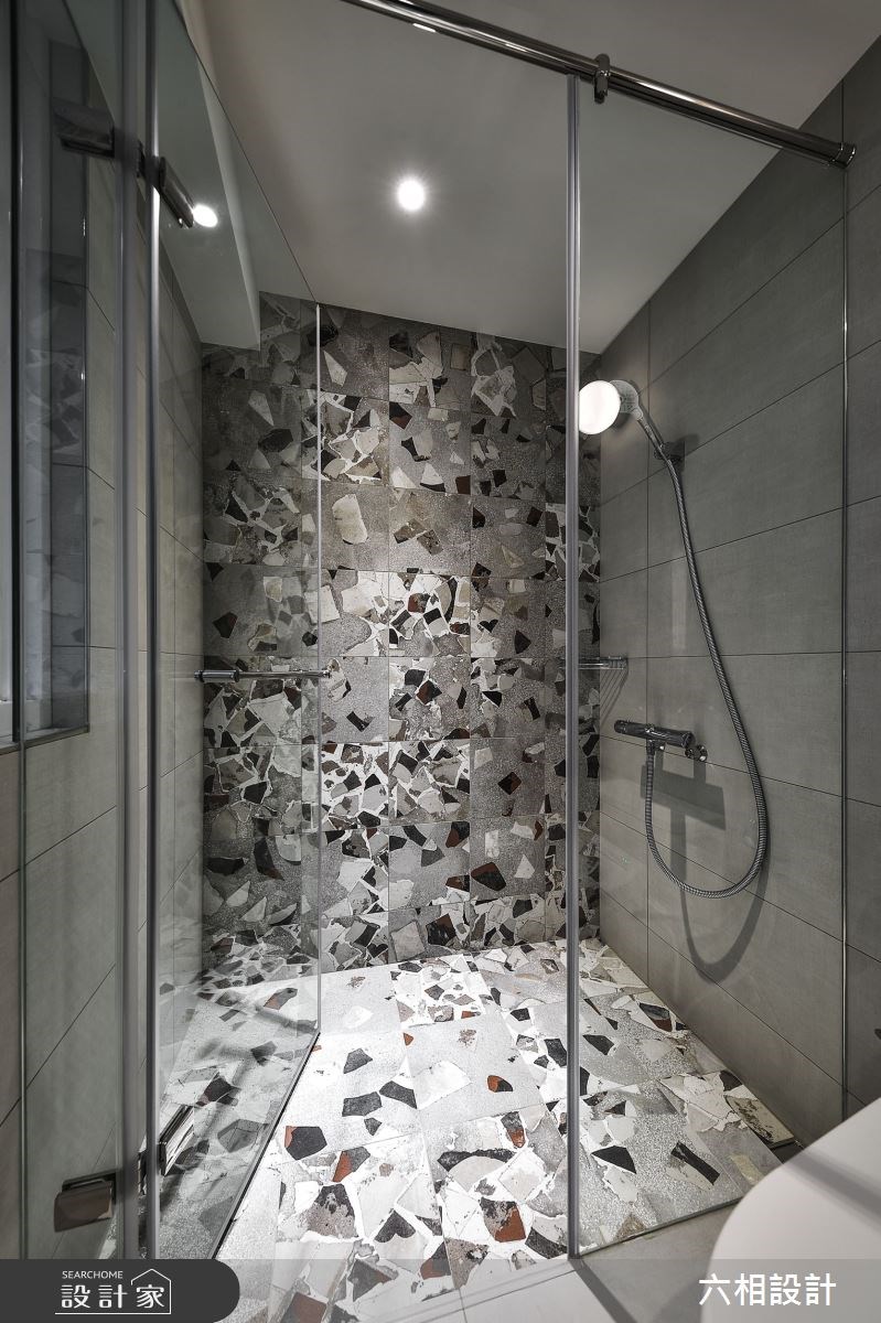 38 坪的老屋，設計師以簡約風為設計主軸，融入復古老