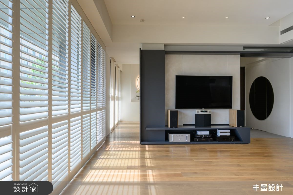 旅居美國多年的夫妻，考量孩子成長、父母年歲漸增，決