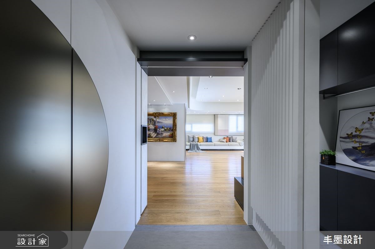 旅居美國多年的夫妻，考量孩子成長、父母年歲漸增，決