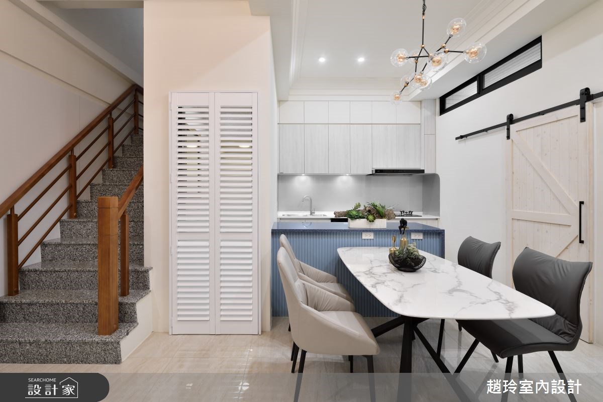 120 坪的混搭風透天別墅,由於屋主擁有很多個人收藏,