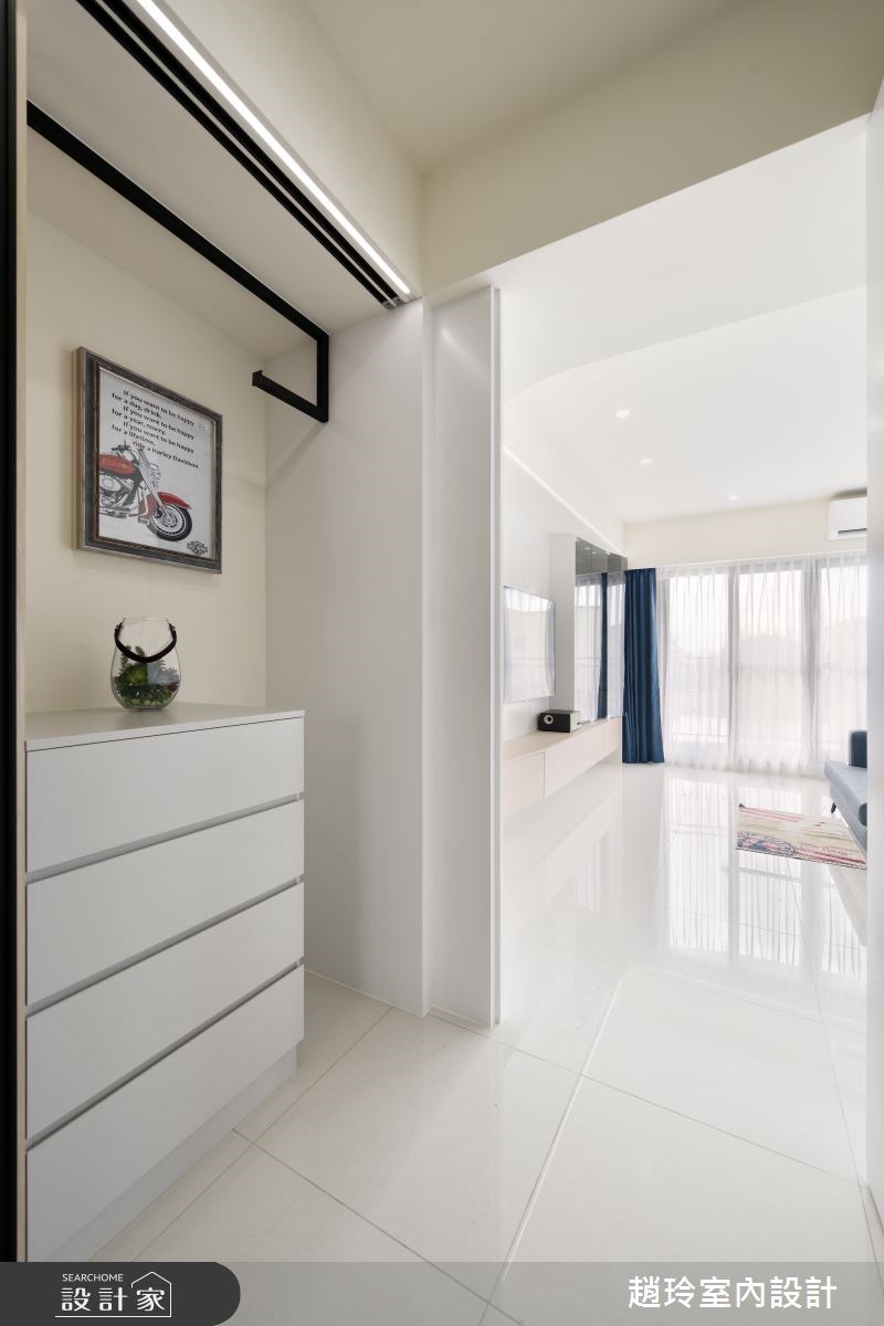 120 坪的混搭風透天別墅,由於屋主擁有很多個人收藏,