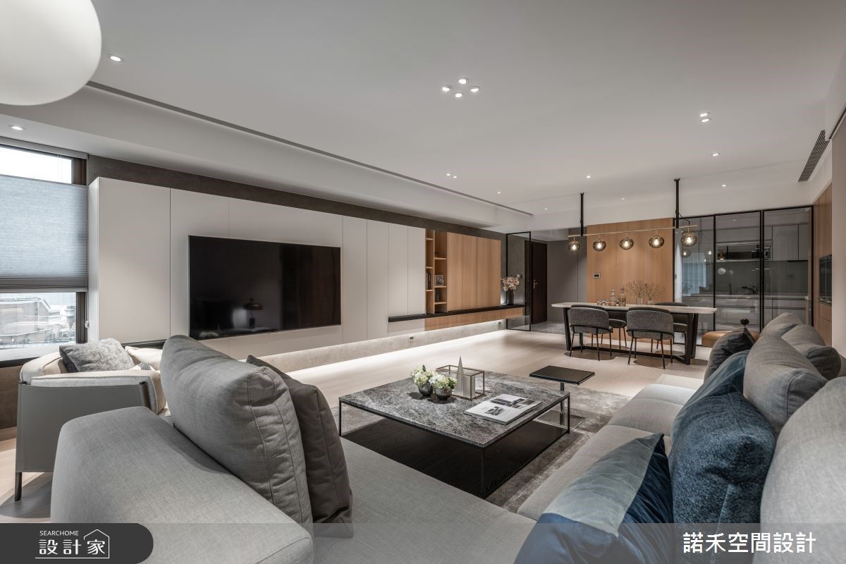 45坪中古屋翻轉為新婚宅，開放的空間格局裡，利用玻璃