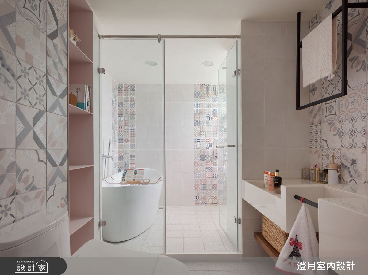 衛浴空間加大之後,能加強機能和動線的流暢度。 衛浴空間加大之後,能加強機能和動線的流暢度。