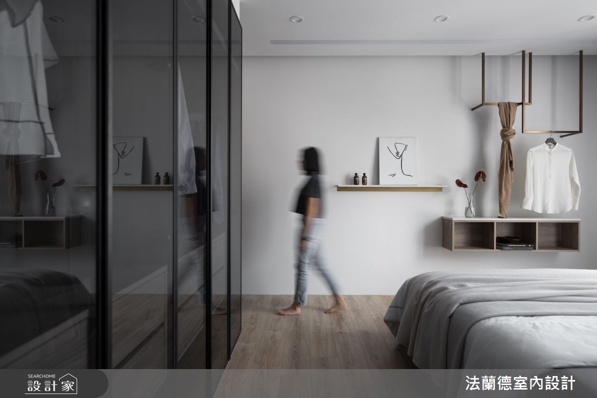 45坪現代風擁有3房3廳，居住成員為2位大人和2位小孩，
