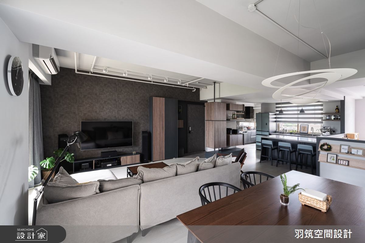 室內35坪的空間,原有動線不佳、收納不足的問題,經設