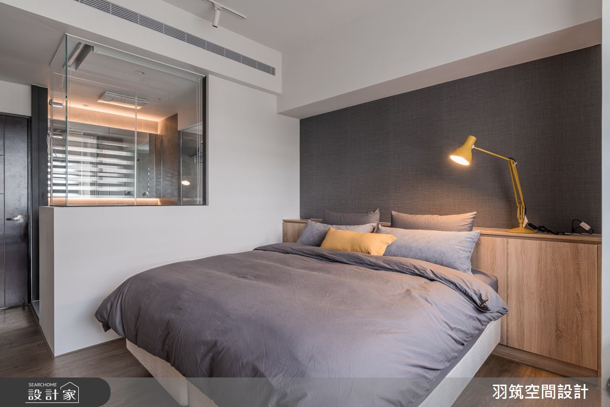 室內35坪的空間,原有動線不佳、收納不足的問題,經設