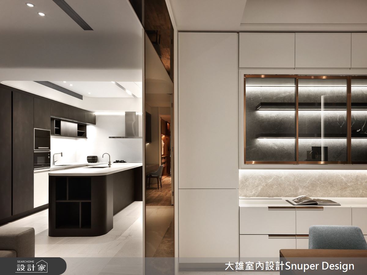 100坪的毛胚屋循著建築特性與優異的樓層高度,探索空