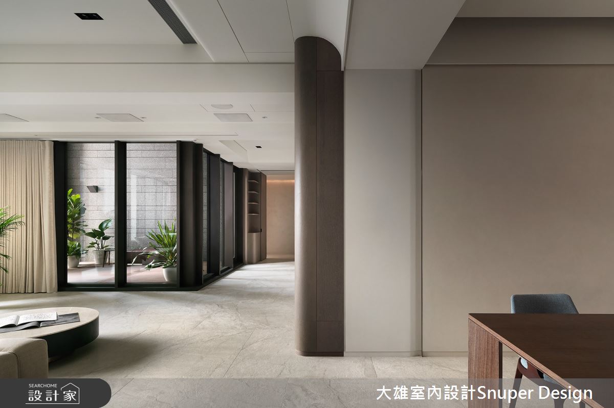 100坪的毛胚屋循著建築特性與優異的樓層高度,探索空