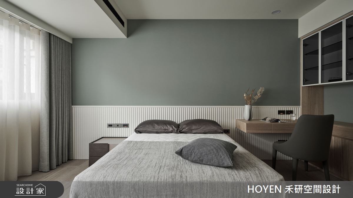 150 坪的現代風透天別墅，以大石材、鍍鈦金屬與各式玻