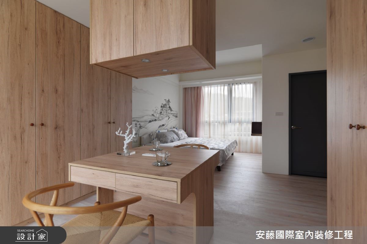 近百坪的透天別墅，周圍環繞著依山傍水的自然幽靜，設