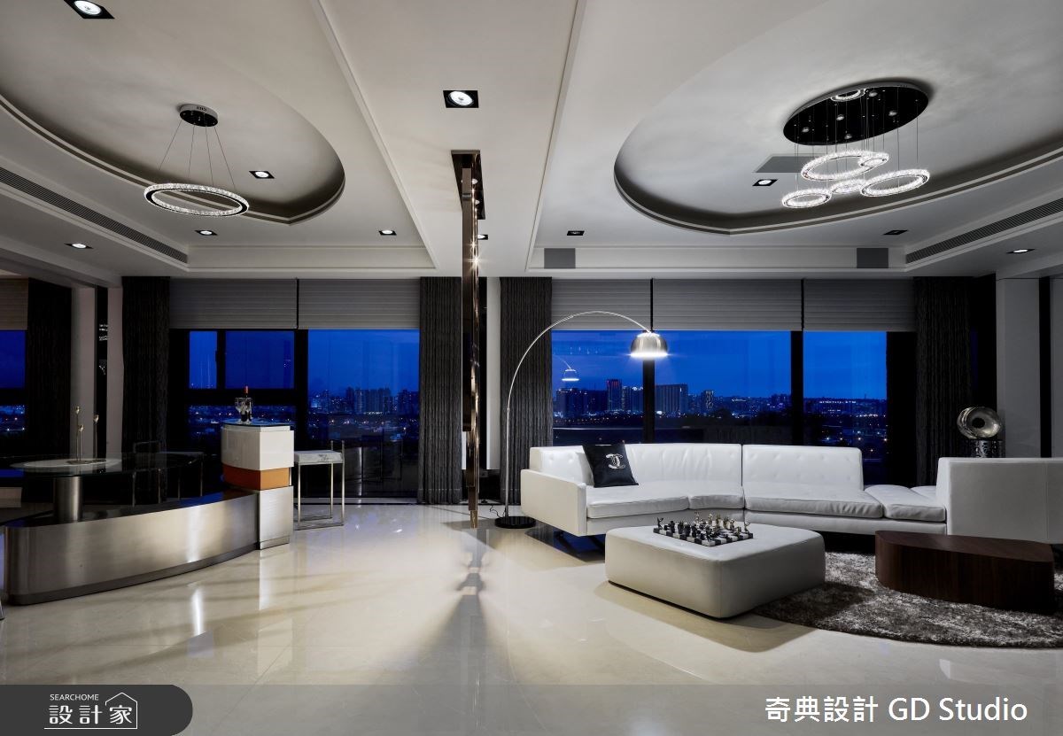 融合「水岸意象」與時尚人文品味,70 坪的現代風大宅