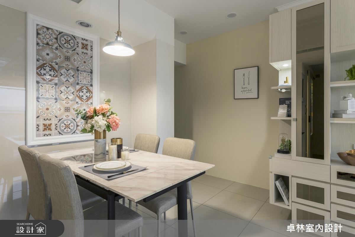 不以風格強烈的設計屋內,設計師巧妙地利用各具風味的