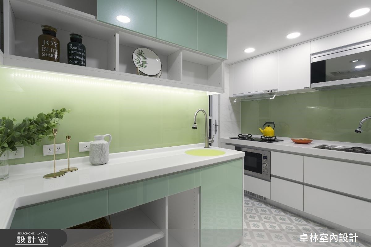 不以風格強烈的設計屋內,設計師巧妙地利用各具風味的