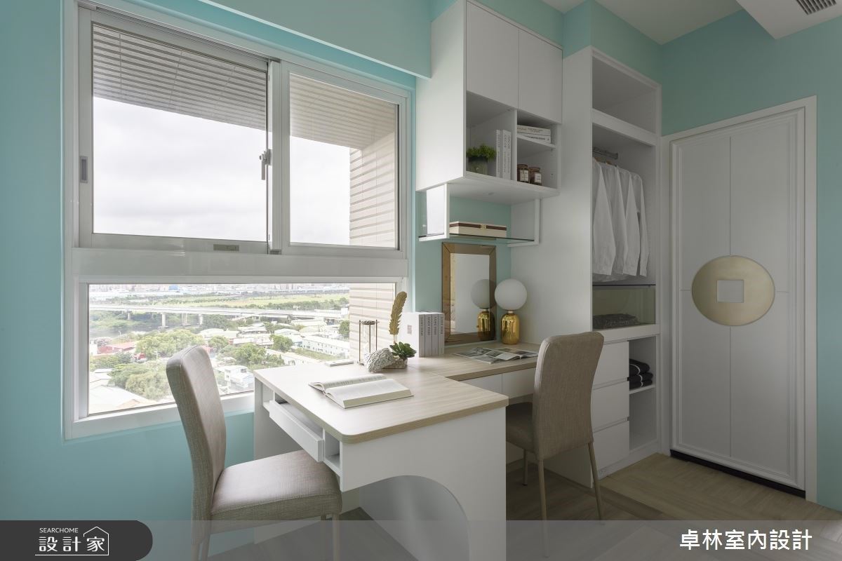 不以風格強烈的設計屋內,設計師巧妙地利用各具風味的