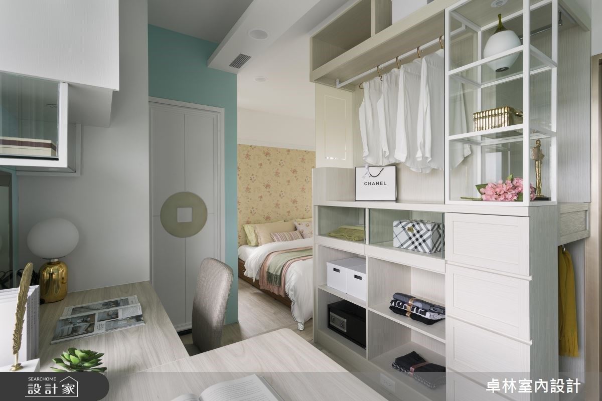 不以風格強烈的設計屋內,設計師巧妙地利用各具風味的